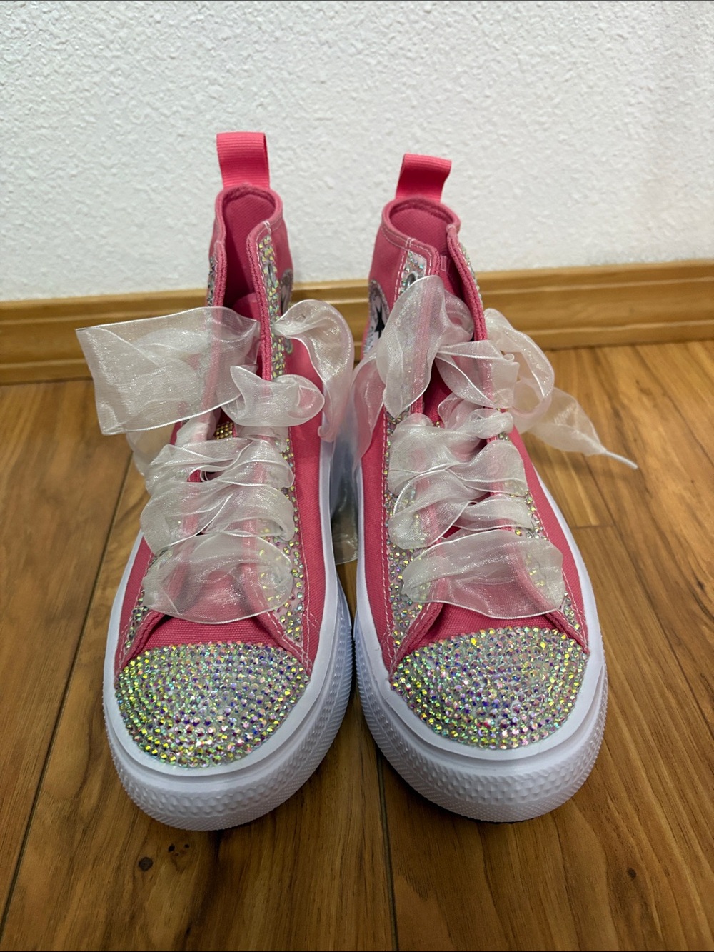 Converse Pink Crystal-Embellished Platform Sneakers hello kitty - Picture 2 of 7